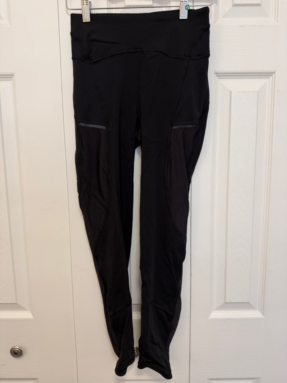 Lululemon Black Athletic Leggings with Side Mesh Panels Inseam 23”